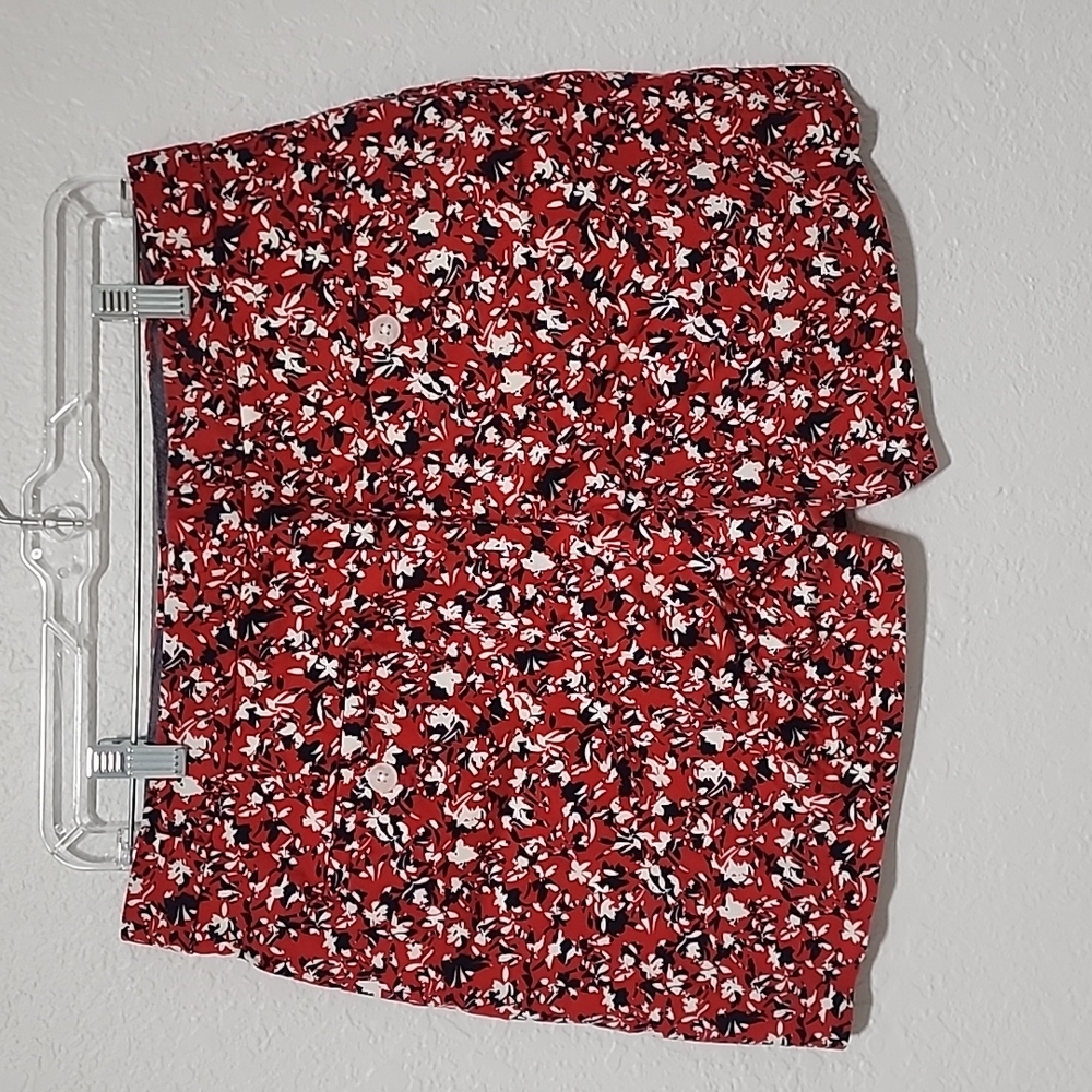 Short, red, Banana Republic, Size 8 - Picture 2 of 7